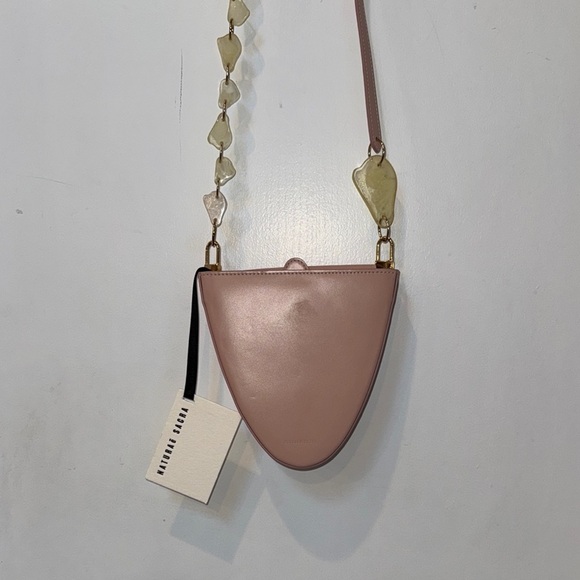 NATURAE SACRA
Cyssus Leather And Resin Shoulder Bag In Blush - Picture 3 of 13